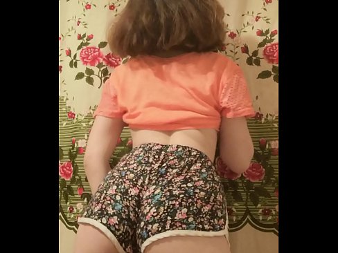 ❤️ Секси младо бебе кое ги соблекува шорцевите пред камера Секс видео на mk.pornburst.ru ️❤