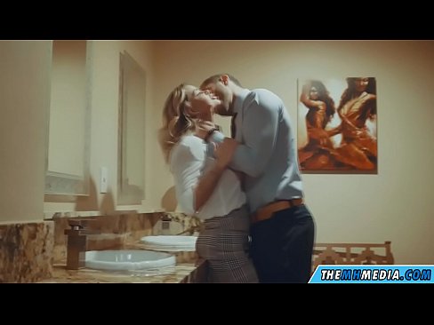 ❤️ Кога бујна русокоса ќе ве заведе во јавен тоалет Секс видео на mk.pornburst.ru ️❤